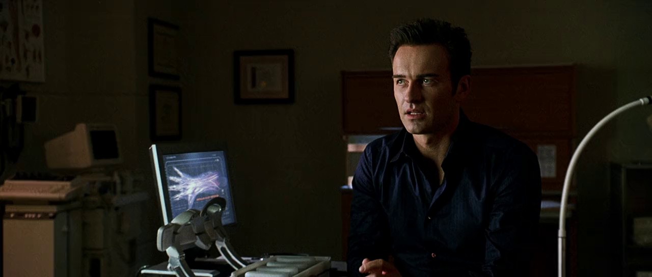 Fantastic Four (2005) BluRay Hindi + English 720p x264 AVC HE-AAC 2.0 ESub.mkv.0002